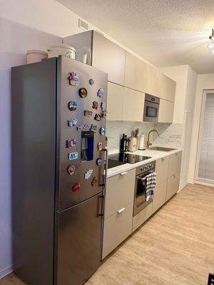 Küchenblock mit Kühlschrank