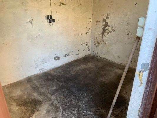 Raum 2 EG Nebengebäude.jpg