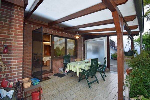 überdachte Terrasse