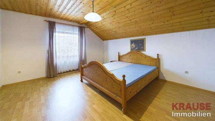 Schlafzimmer 1 OG