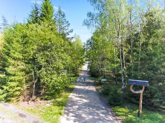 Zufahrt zum Gelände