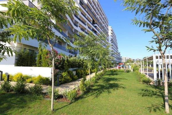 Luxury Real Estate in a Complex Close to Airport in Antalya