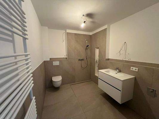 Hochwertiges und modernes Badezimmer