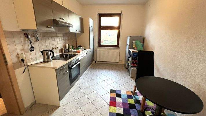 Küche mit Einbauküche