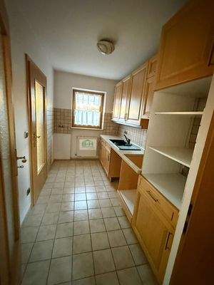 Küche möbliert.jpg