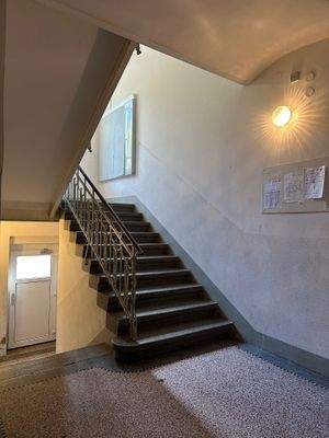 Treppenhaus mit Tageslicht