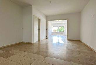 4-Zimmer-Erdgeschosswohnung mit Terrasse und Balkon Ingolstadt Gaimersheim www.immobilien-volners.de  (1).jpg