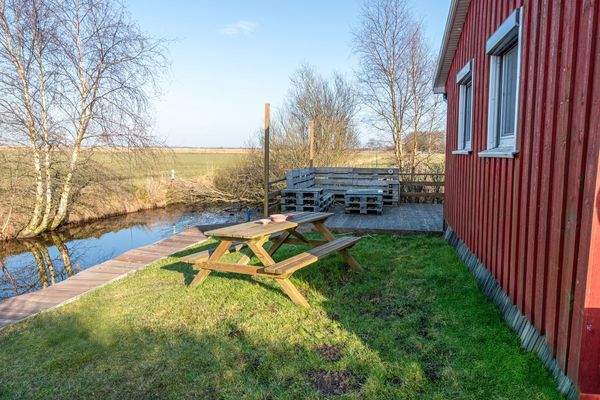 Terrasse mit Kanalblick