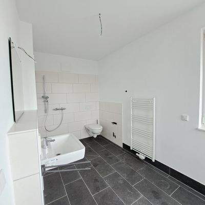 Duschbad in der Dachgeschosswohnung