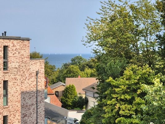 3. Blick Richtung Ostsee durch die Häuserschneise