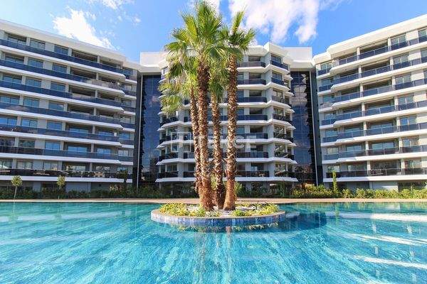 Apartments with Swimming Pool and Aquapark in Antalya Altintas