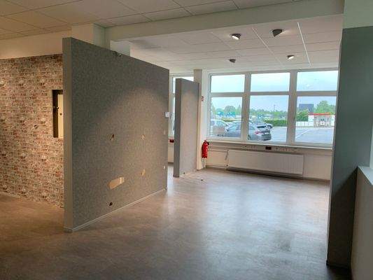 Ausstellungsbereich mit Blick auf die anmietbaren 