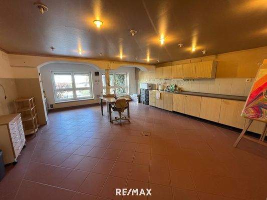 Kellergeschoss großer Raum - ehemaliges Labor