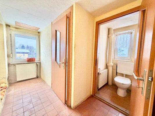 14_Bad + separates WC.jpeg