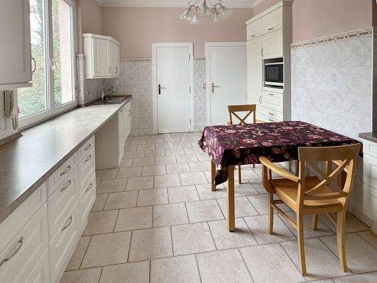 große Wohnküche mit Speisekammer (I)