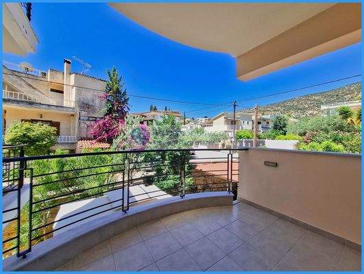 aa778f9de2d241f1a9bd483e791f4fb0-original