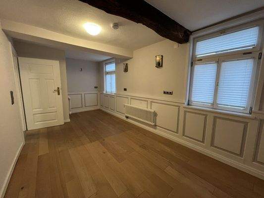 Haus-Gießen-Tiefenweg 5-Arbeitszimmer Erdgeschoss