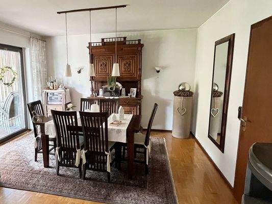 ...und hellem Essplatz