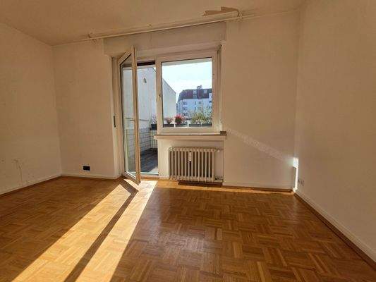 Kind 2 mit Zugang zur Terrasse