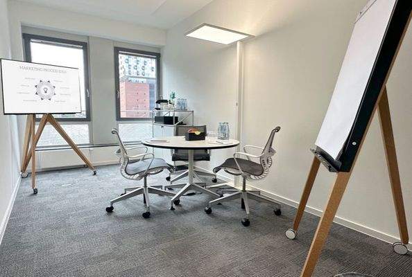 BAZE bietet 5 verschiedene Meeting- und Seminarräume von 2 bis 3