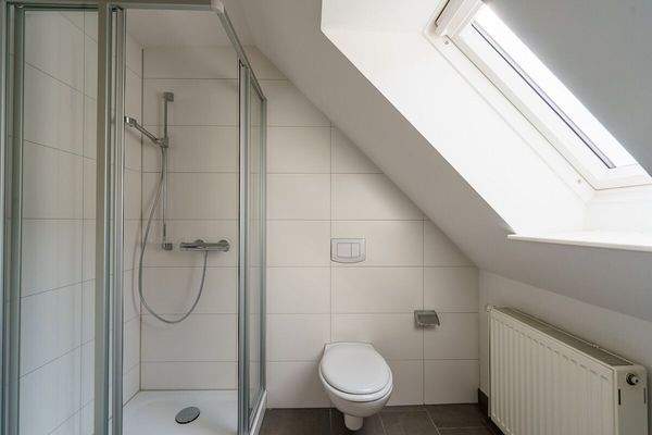 Duschbad im Dachgeschoss
