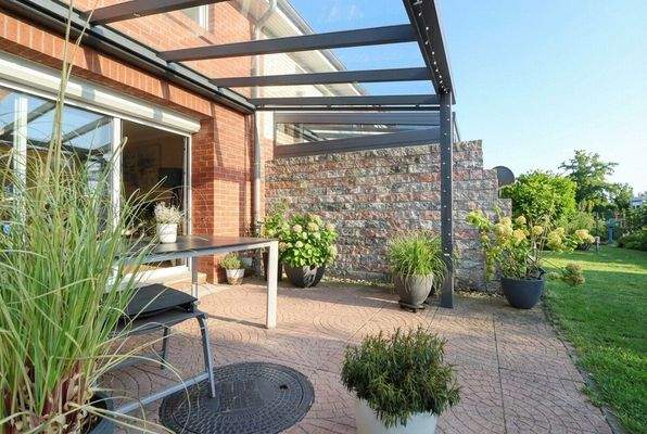 Terrasse (1)  (saisonale Anpassung durch KI)