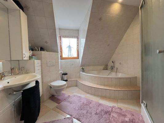 Badezimmer OG Ansicht 2