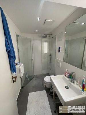 Dusche mit WC (Bild 2)