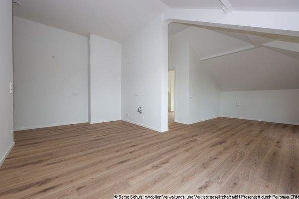 7 Wohnzimmer mit Küche