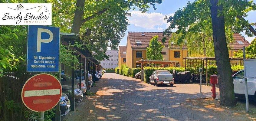 Einfahrt / Hofbereich