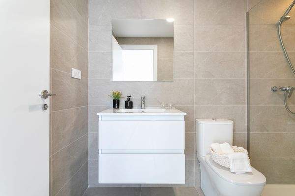 B9-2-Amara-Gran Alacant-bathroom_Oct-2023