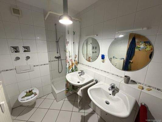 Bad - Blick auf Dusche