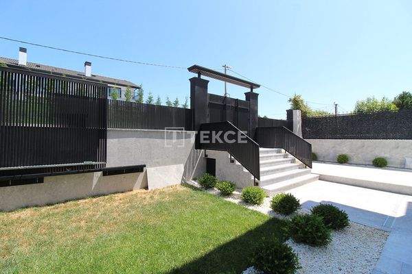Fourplex Villa with Hammam and Sauna in Osmangazi, Bursa