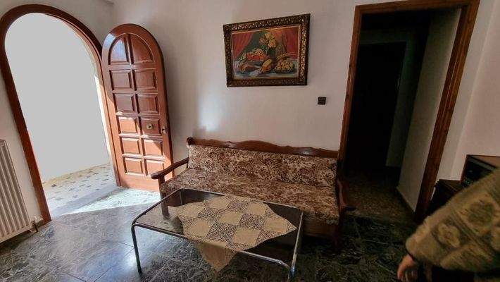 Kreta, Heraklion: Gebäude mit Wohnung, Studio und Gewerbefläche zu verkaufen