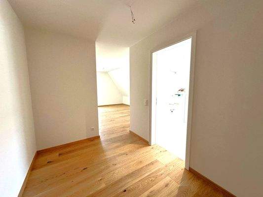 Schlafzimmer mit Ankleide und Bad