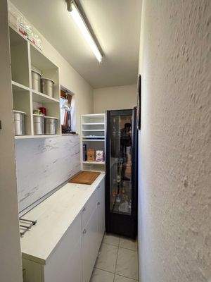 Abstell-/Vorratsraum neben der Küche