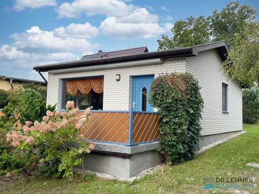 Bungalow-Seitenansicht