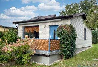 Bungalow-Seitenansicht