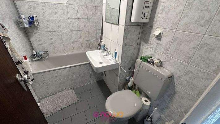 Badezimmer mit Wanne