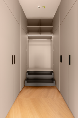 Begehbare Ankleide im Schlafzimmer