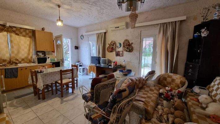 Kreta, Agia Pelagia: Tolles Haus mit 2 Wohnungen zu verkaufen