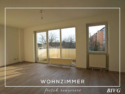 Wohnzimmer mit Balkon