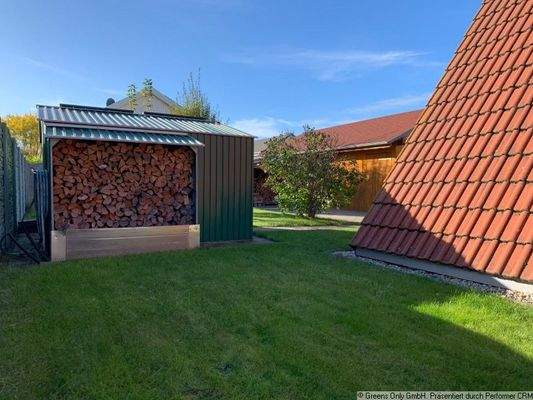 Kaminholz für wohlige Wärme an kühleren Tagen