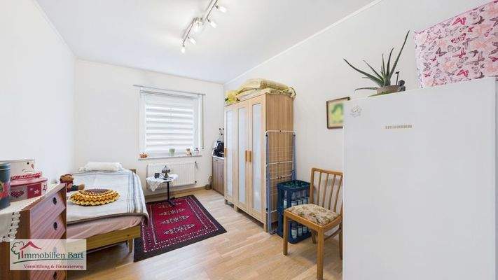 kleineres Schlafzimmer