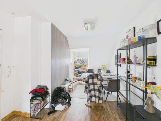 CAM01223G0-PR0168-STILL056