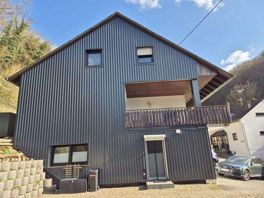 Giebel mit Terrassenausgang UG