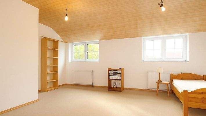 Schlafzimmer I (mit KI bearbeitet)