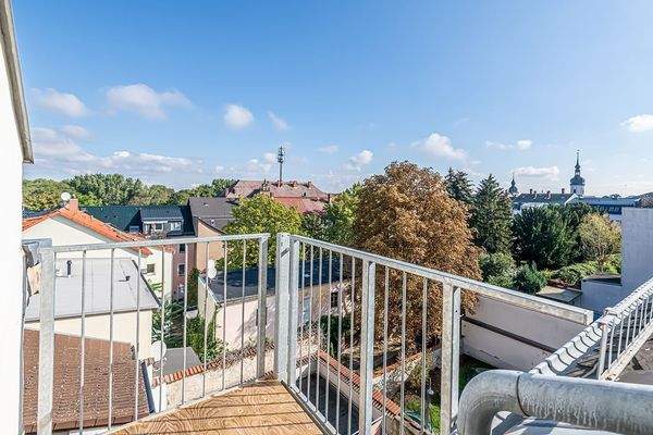 Balkon mit Stadtblick