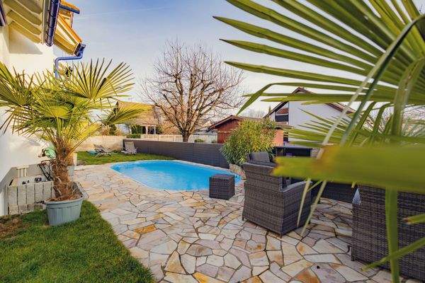 Pool & Terrasse