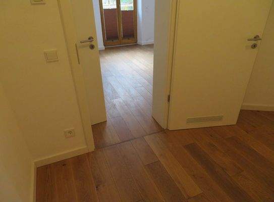 25-begehbarer Kleiderschrank+Blick Schlafen.JPG